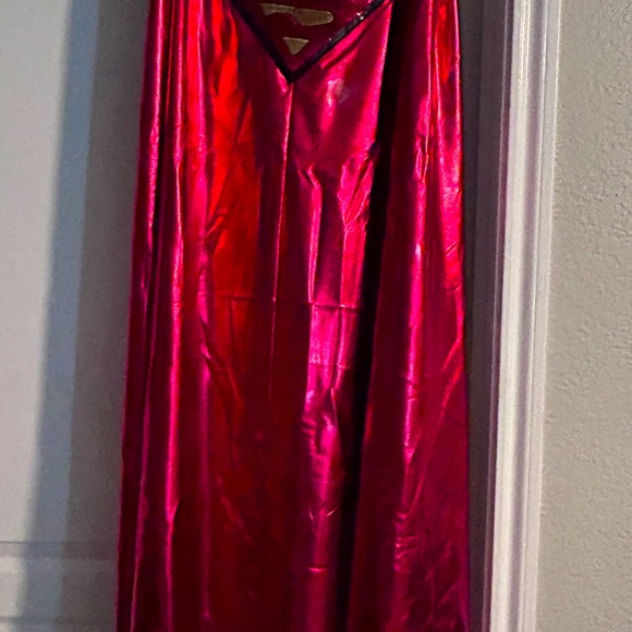 Adult Halloween costume cape - Picture 3 of 3